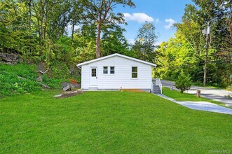 2091 Maple Ave in Cortlandt Manor, NY - Building Photo - Building Photo