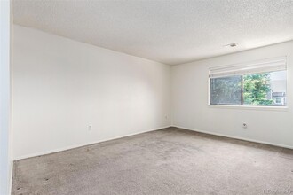 4341 S Andes Way, Unit 204 in Aurora, CO - Building Photo - Building Photo