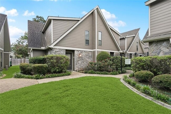500 Aries Dr, Unit 2 in Mandeville, LA - Building Photo - Building Photo