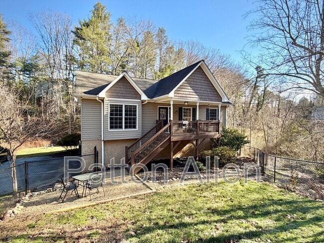 property at 689 New Haw Creek Rd