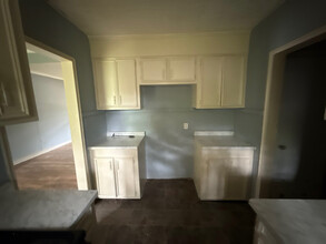 734 Lindsey Dr in Jackson, MS - Building Photo - Building Photo