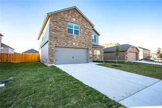 19024 Quiet Range Dr in Elgin, TX - Building Photo - Building Photo