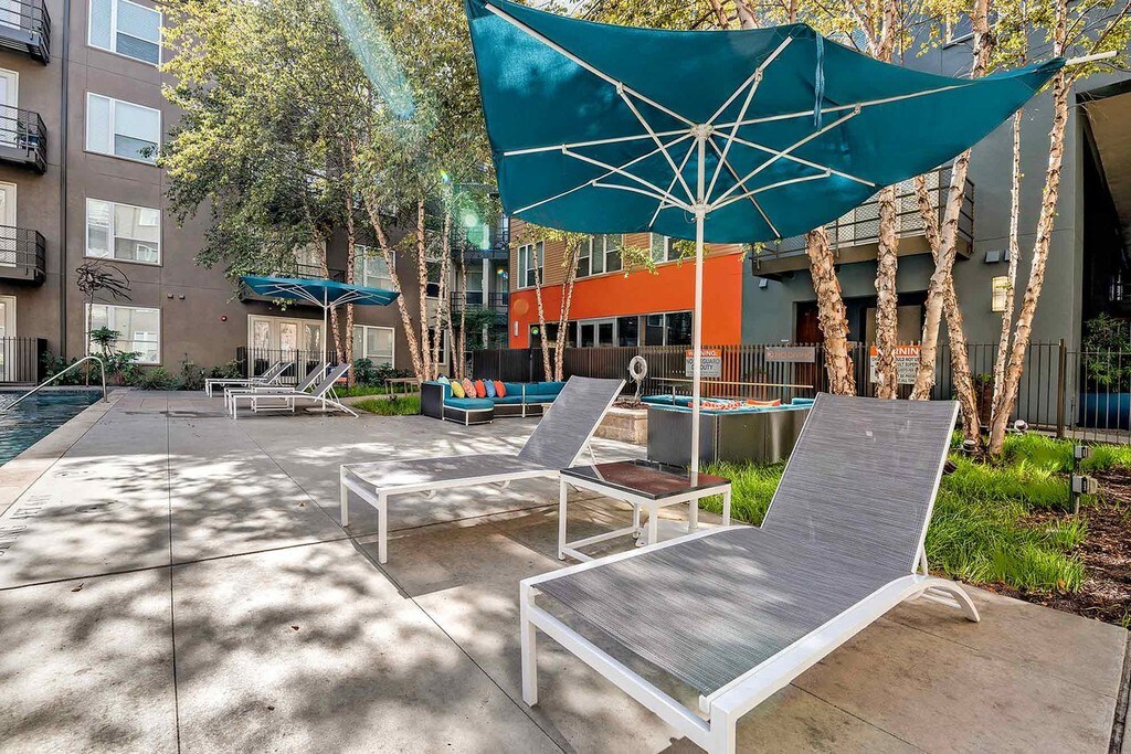 Zang Triangle Apartments in Dallas, TX