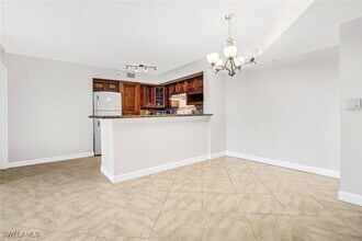 1240 Wildwood Lakes Blvd in Naples, FL - Building Photo - Building Photo