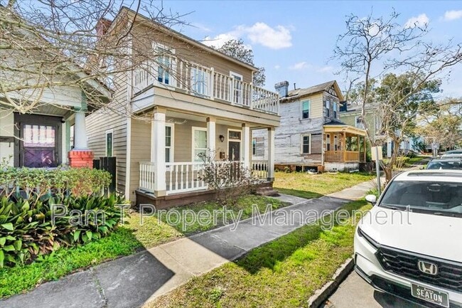 property at 513 E 33rd St