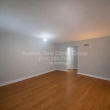 7116 Clayton Rd in Clayton, MO - Building Photo - Building Photo