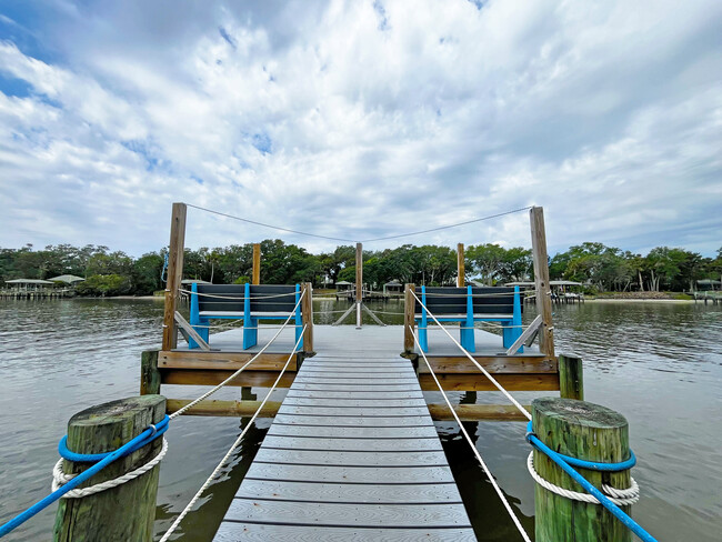 7 River Oaks Way in Palm Coast, FL - Building Photo - Building Photo