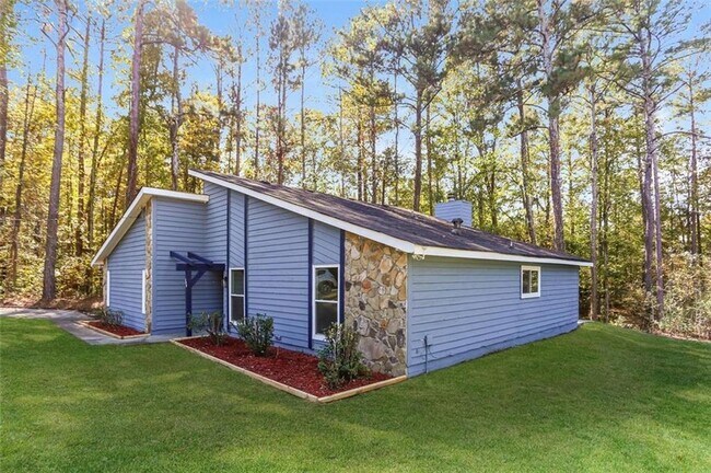 135 Beethoven Ct in Riverdale, GA - Building Photo - Building Photo