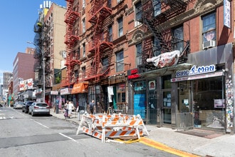 174 Delancey St in New York, NY - Foto de edificio - Building Photo