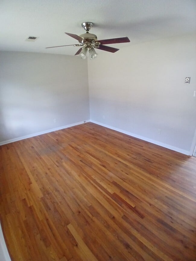 537 N O'Neil St in Clayton, NC - Building Photo - Building Photo