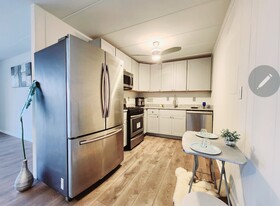 6011 Emerson St, Unit 307 in Bladensburg, MD - Building Photo