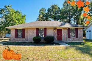 4321 Wimbledon Rd in Montgomery, AL - Building Photo