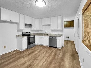 306 Christopher Dr in Gainesville, GA - Building Photo - Building Photo