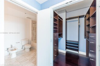 601 NE 36th St in Miami, FL - Building Photo - Building Photo