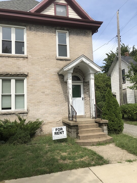 216 E 8th St, Unit Second floor in Michigan City, IN - Foto de edificio