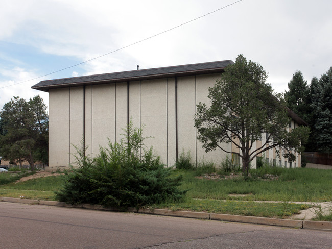 Clemson Manor in Colorado Springs, CO - Foto de edificio - Building Photo