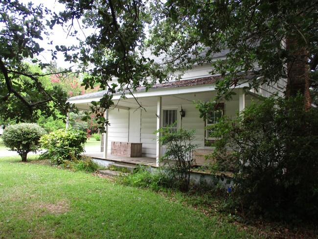 property at 1565 NC-24