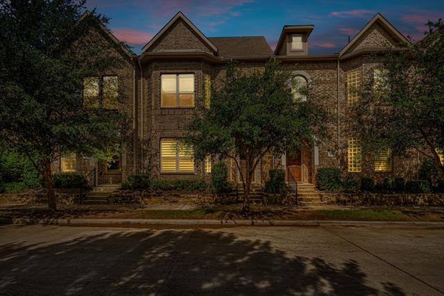 4165 Broadway Ave in Flower Mound, TX - Foto de edificio - Building Photo