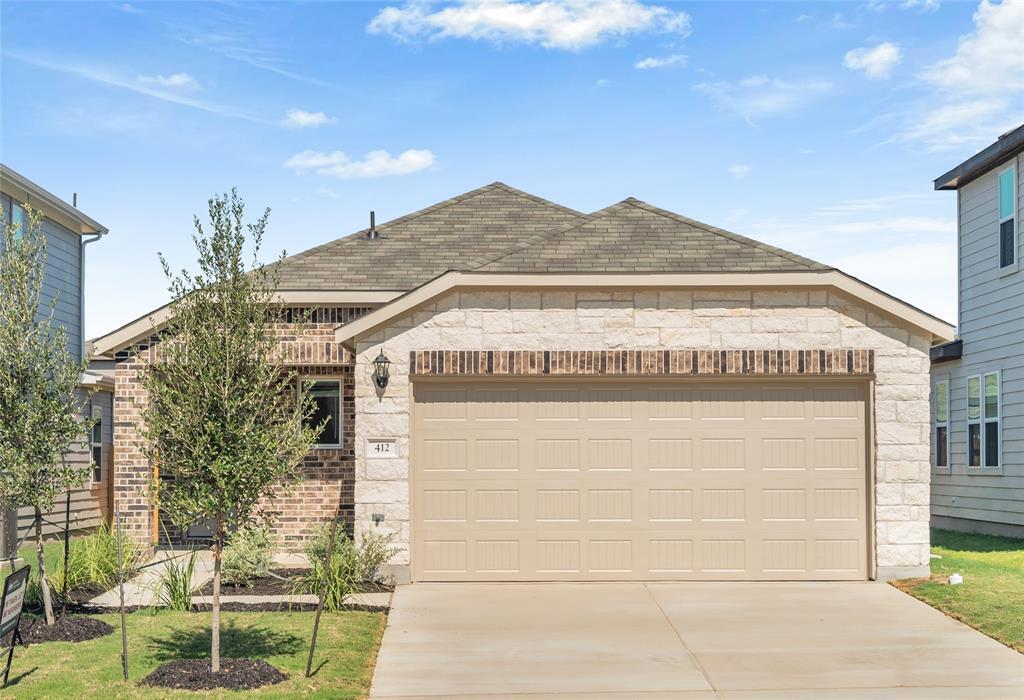 412 Breccia Trl in Liberty Hill, TX - Building Photo
