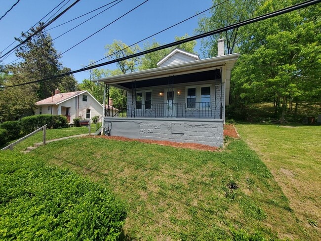 property at 1137 Oakleaf Dr