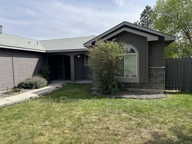 2263 E Clarene St in Meridian, ID - Building Photo