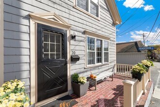 20 Railroad Ave in Rockport, MA - Building Photo - Building Photo