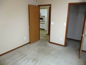 18 Fetzer Ct in Bloomington, IL - Building Photo - Building Photo