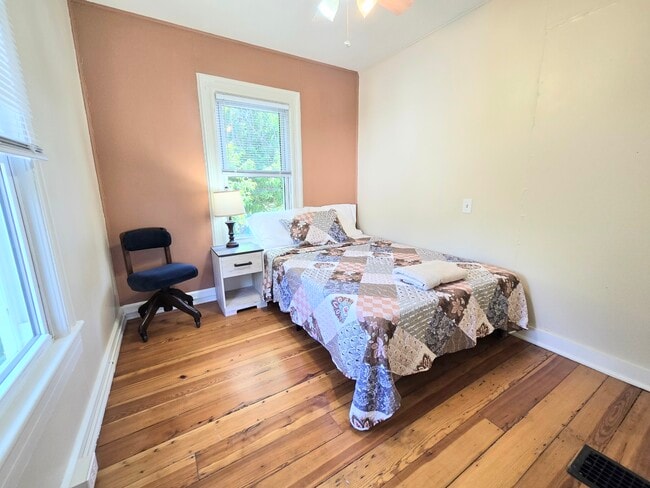 4243 Old Clyde Rd in Clyde, NC - Building Photo - Building Photo