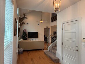 7206 Tybalt St in Austin, TX - Building Photo - Building Photo