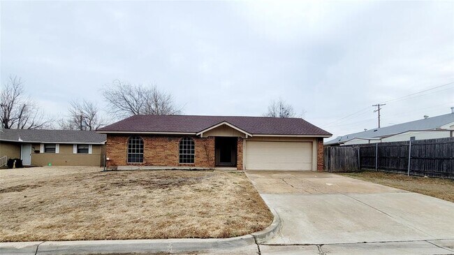 105 SW 16th St in Moore, OK - Building Photo - Building Photo