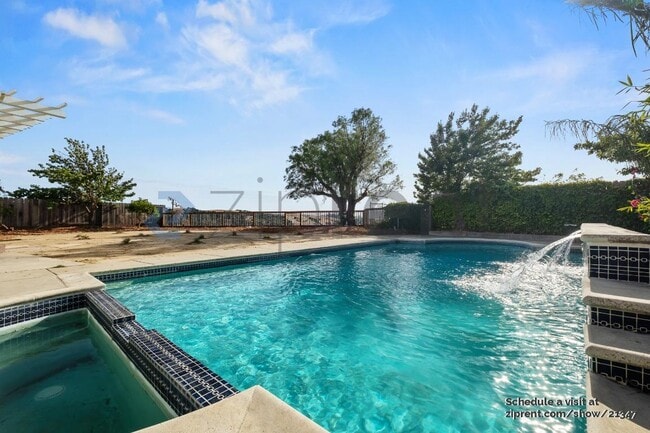 property at 112 Sunflower Ct