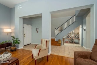 728 Navito Way in Oxnard, CA - Building Photo - Building Photo