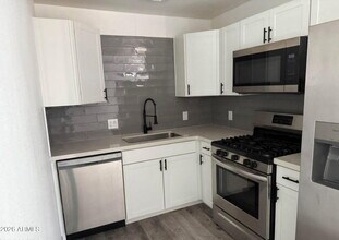 5039 N 18th Ave in Phoenix, AZ - Building Photo - Building Photo