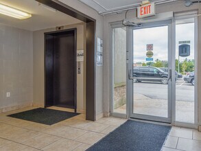995 16th St E in Owen Sound, ON - Building Photo - Building Photo