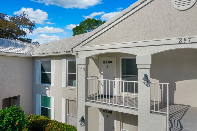 887 Gulf Pavillion Dr in Naples, FL - Building Photo - Building Photo