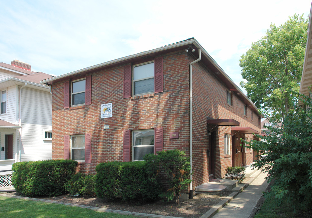 90 W 8th Ave in Columbus, OH - Foto de edificio