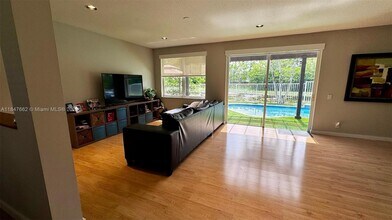 4411 Foxtail Ln in Weston, FL - Building Photo - Building Photo