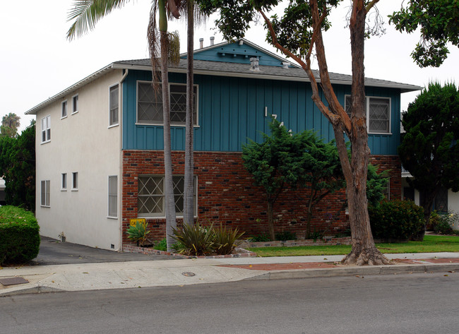 1744 E Sycamore Ave in El Segundo, CA - Building Photo - Building Photo