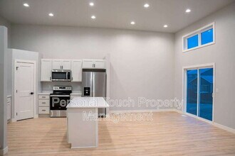 6760 66th Ave S in Horace, ND - Foto de edificio - Building Photo