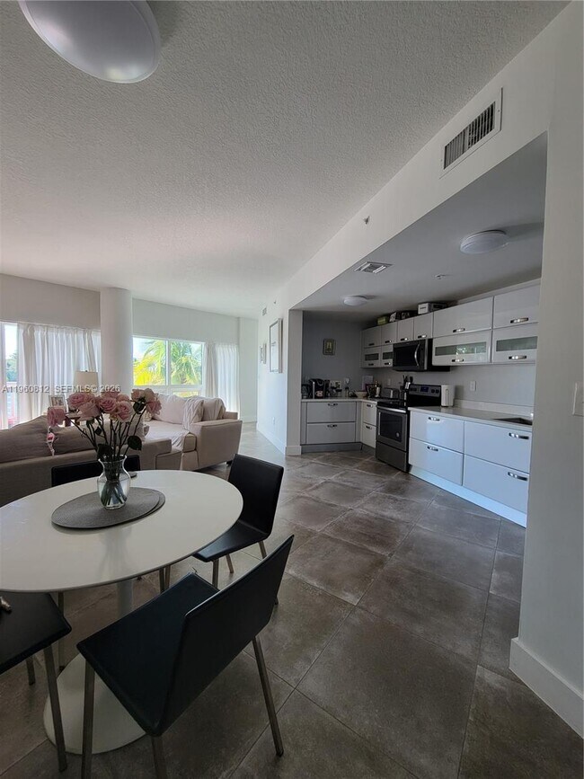 6580 Indian Creek Dr in Miami Beach, FL - Foto de edificio - Building Photo