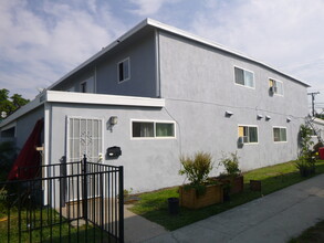 2211 S Fairview St in Santa Ana, CA - Building Photo - Building Photo