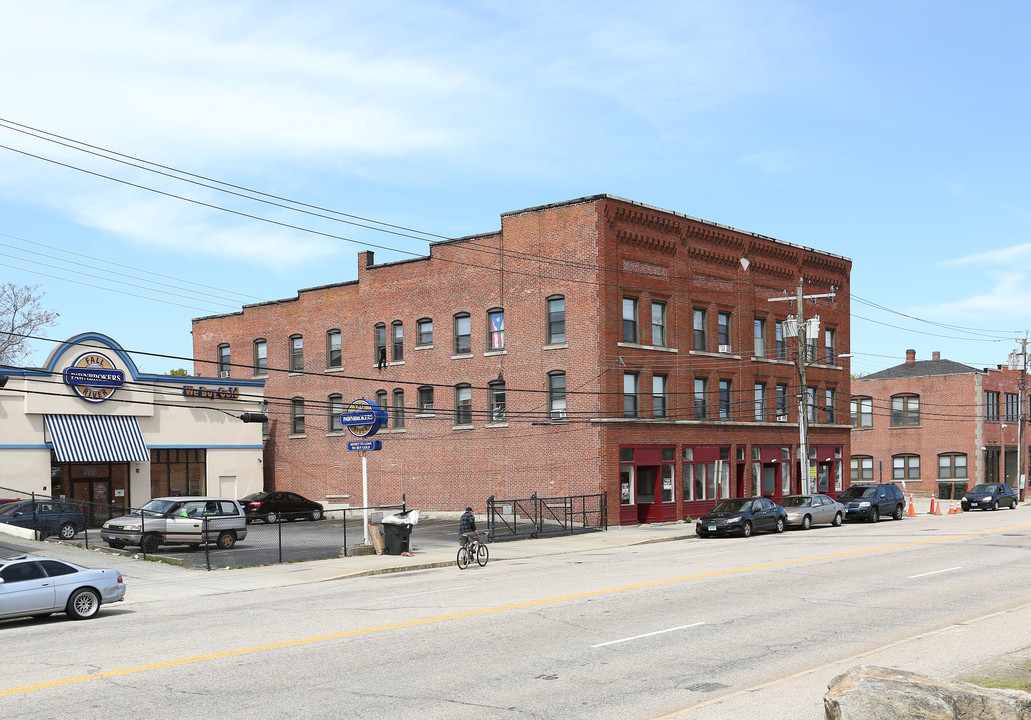 573-581 Bank St in New London, CT - Building Photo