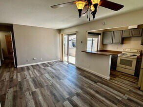 3282 Ashford St in San Diego, CA - Building Photo - Building Photo