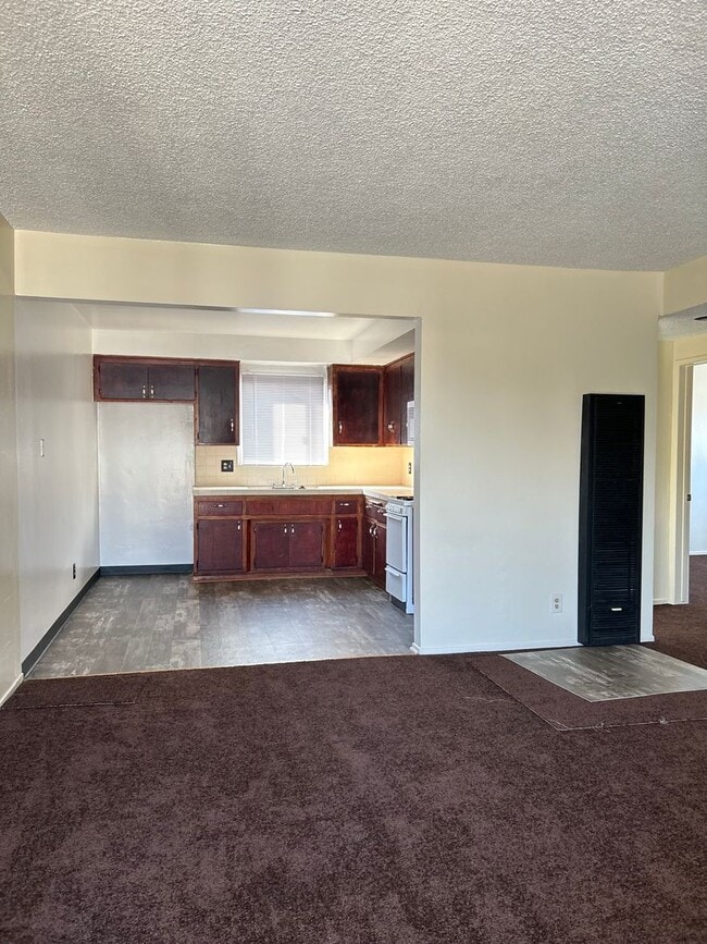 1622 W 81st St in Los Angeles, CA - Building Photo - Building Photo