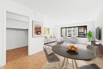 200 East 87th Street in New York, NY - Foto de edificio - Interior Photo