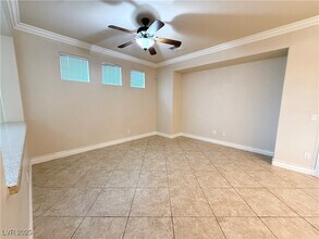 10511 Broadhead Ct in Las Vegas, NV - Building Photo - Building Photo