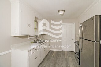 883 Medfield Rd in Lugoff, SC - Foto de edificio - Building Photo