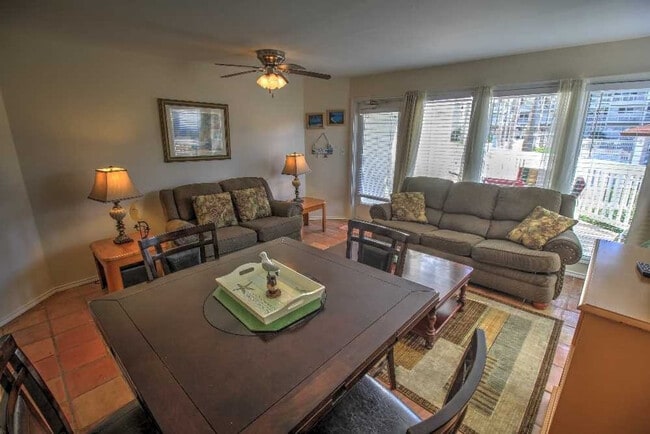 200 Padre Blvd