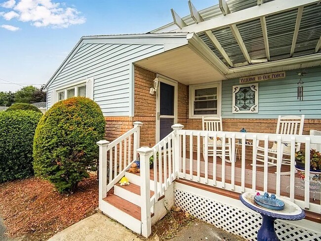 205 Homestead Ave in Holyoke, MA - Building Photo - Building Photo