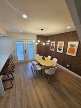 266 E Via Escuela, Unit D in Palm Springs, CA - Building Photo - Building Photo